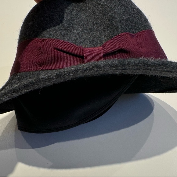 Tilley felt/wool hat with ear flaps. Size M - Picture 2 of 4